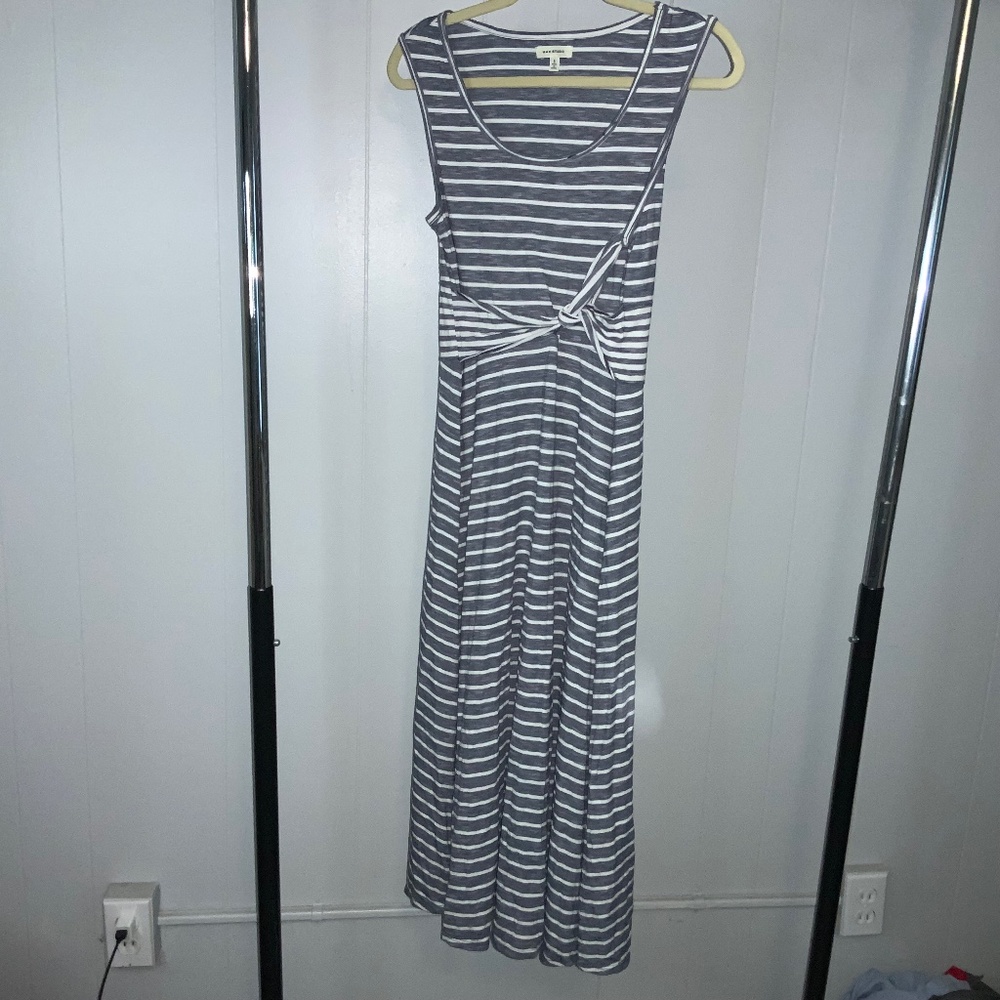 Max Studio navy white striped stretch knit maxi dress Sz S twist waist detail